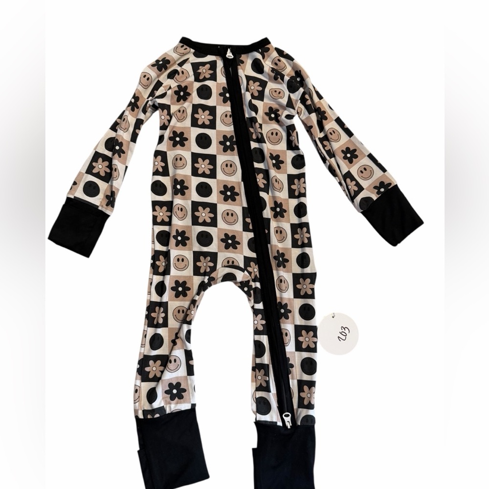 Baby Girl Checkered Daisy Smiley Face Bamboo Zippy Zip Pajama 12-18 Month NWT